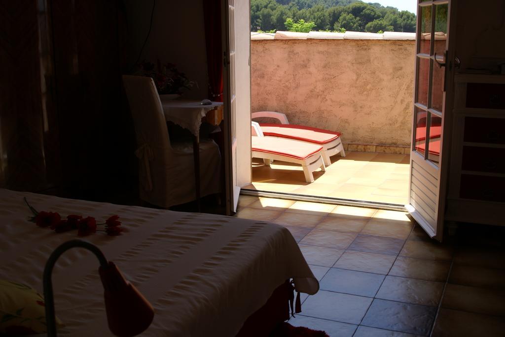Air Du Temps Bed & Breakfast Ceyreste Room photo