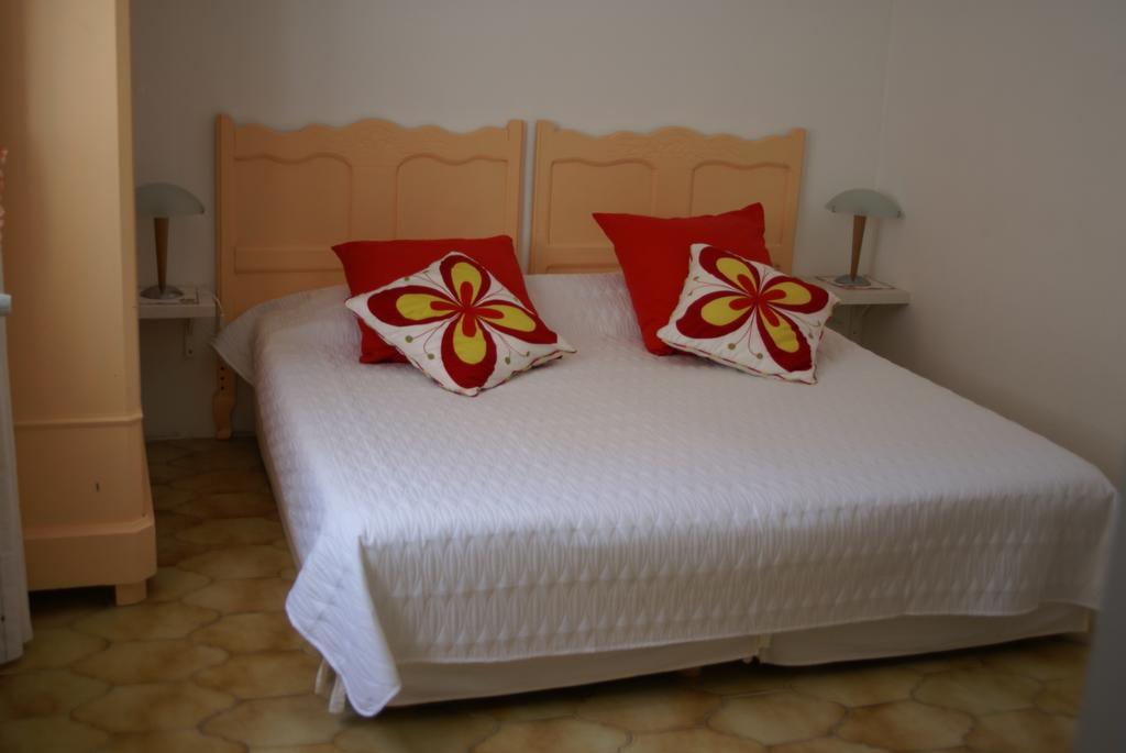 Air Du Temps Bed & Breakfast Ceyreste Room photo
